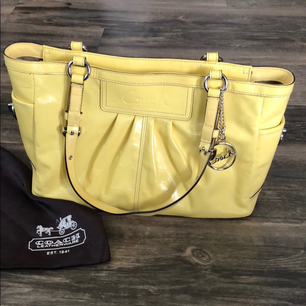 🏖Summer Sale🏖 Coach Over the Shoulder Purse